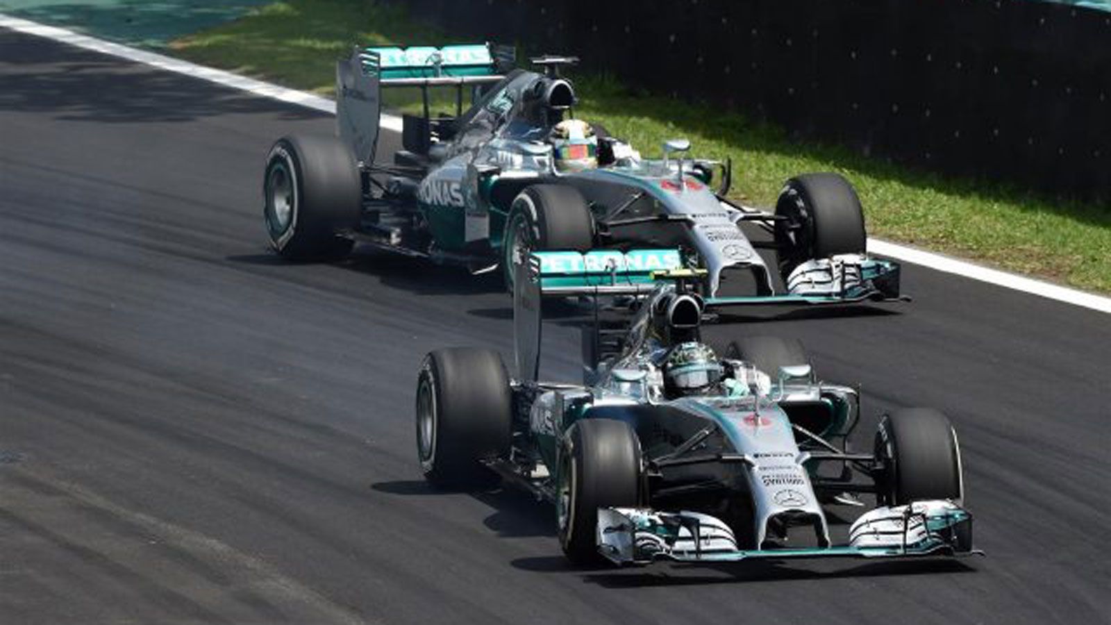 Ο Nico Rosberg βρέθηκε για 5η συνεχή φορά εμπρός από τον Hamilton στις κατατακτήριες δοκιμές κυνηγώντας τη νίκη και μόνο.