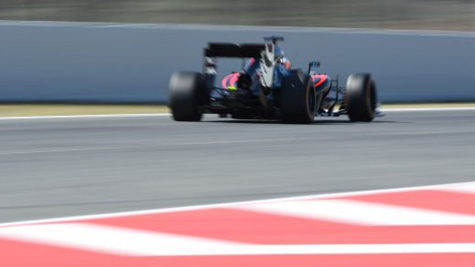 O Rosberg συνέχισε στα δοκιμαστικά της Βαρκελώνης στον ίδιο ρυθμό με τον αγώνα, σημειώνοντας τον καλύτερο χρόνο.
