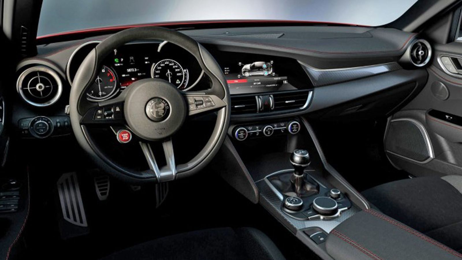 Το εσωτερικός της έχει σχεδιαστεί με τρόπο τέτοιο ώστε να είναι οδηγοκεντρικό.