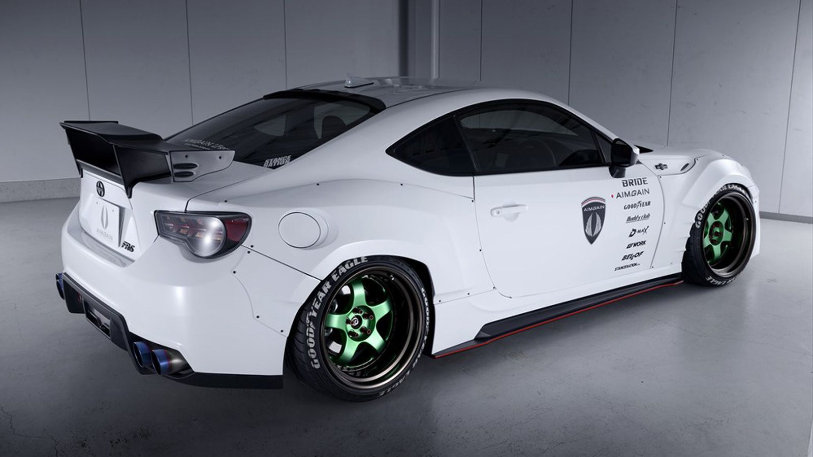 Το GT 86 της Aimgain είναι σούπερ χαμηλωμένο.