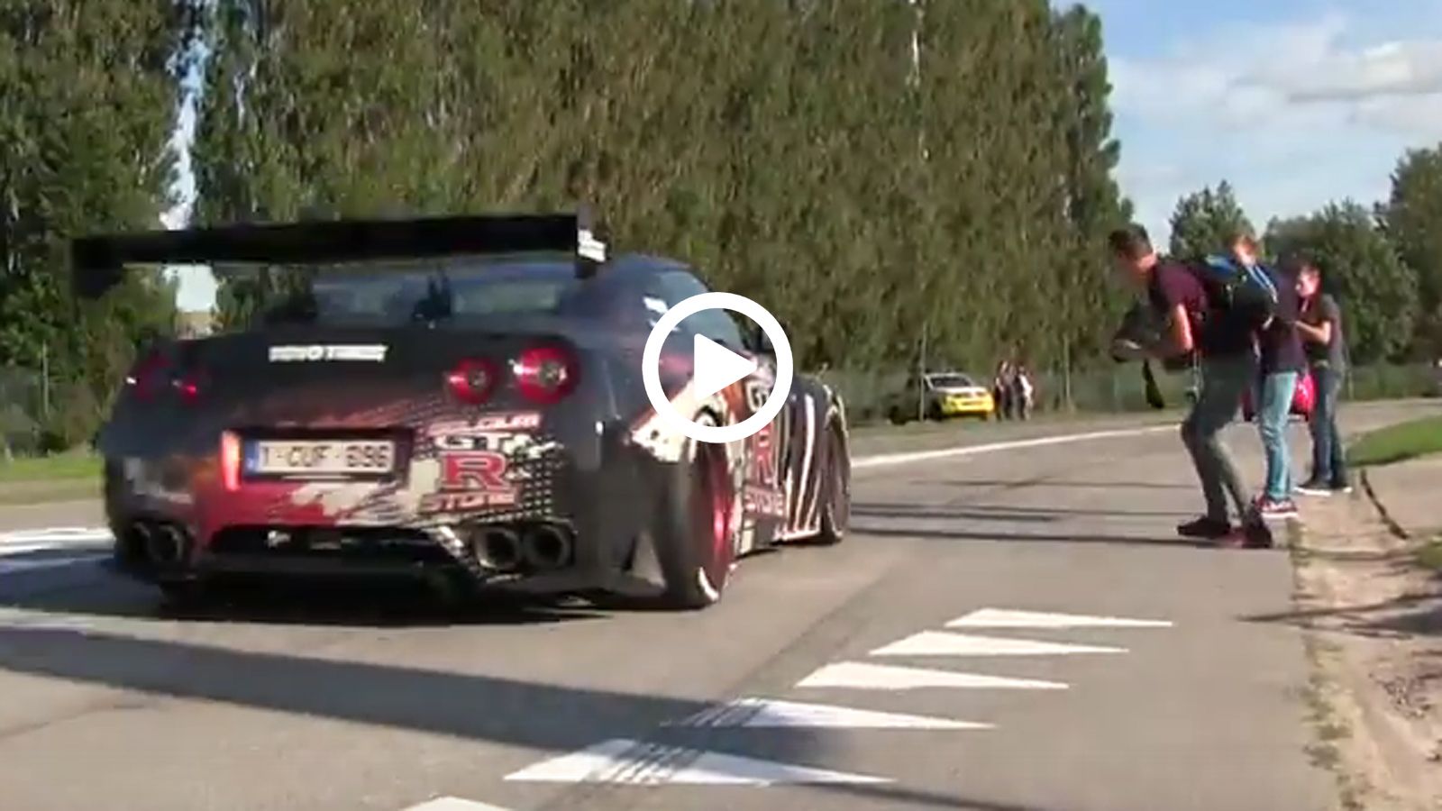 Κάθε Nissan GT-R με Liberty Walk είναι εντυπωσιακό. Αυτό όμως με τον ήχο του χαλάει κόσμο.