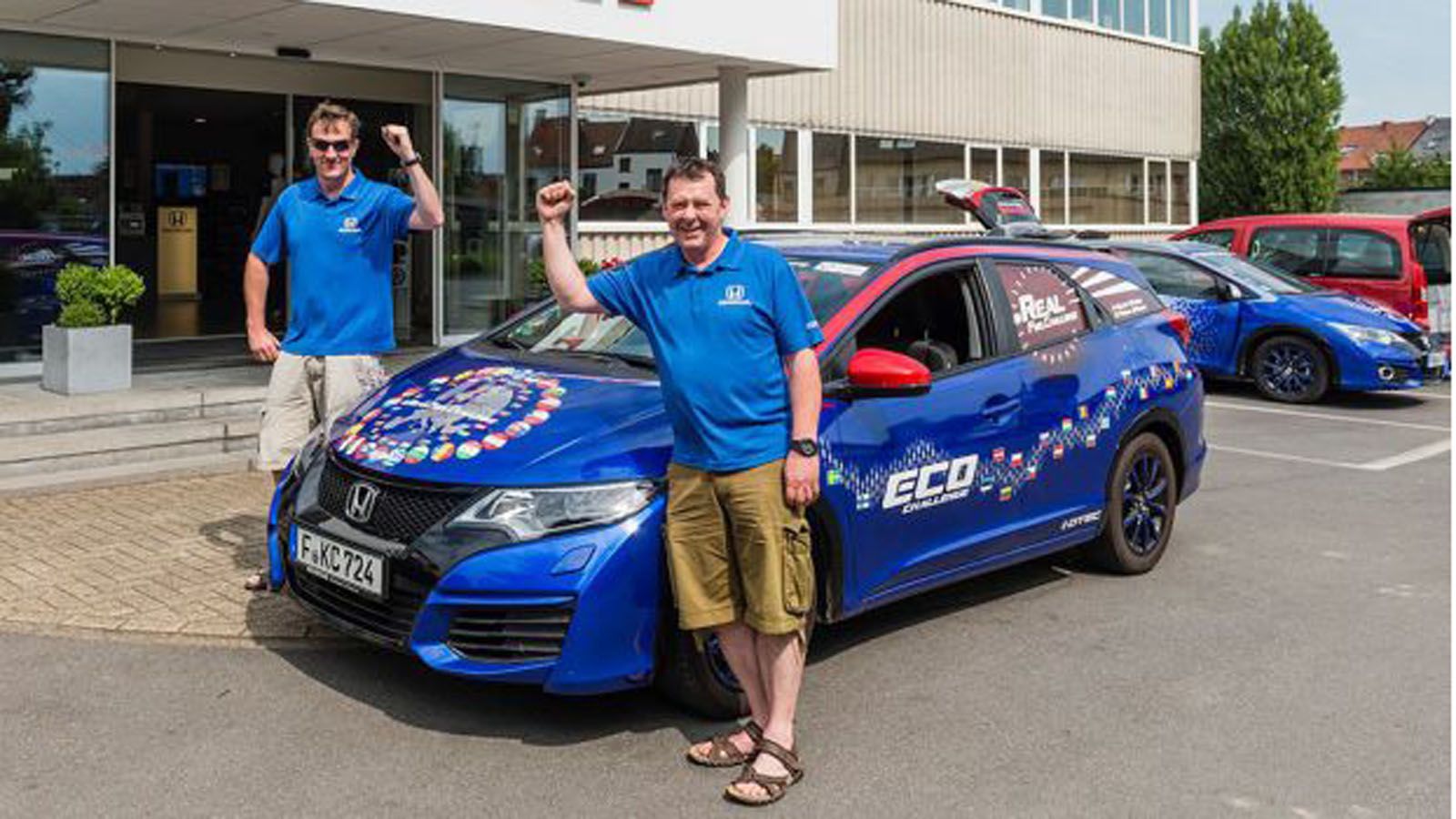 Πίσω από το τιμόνι του Honda Civic Tourer 1.6 i-DTEC το οποίο διέσχισε 24 χώρες βρέθηκαν δύο μέλη της ομάδας του τμήματος Ευρωπαϊκής Έρευνας & Εξέλιξη