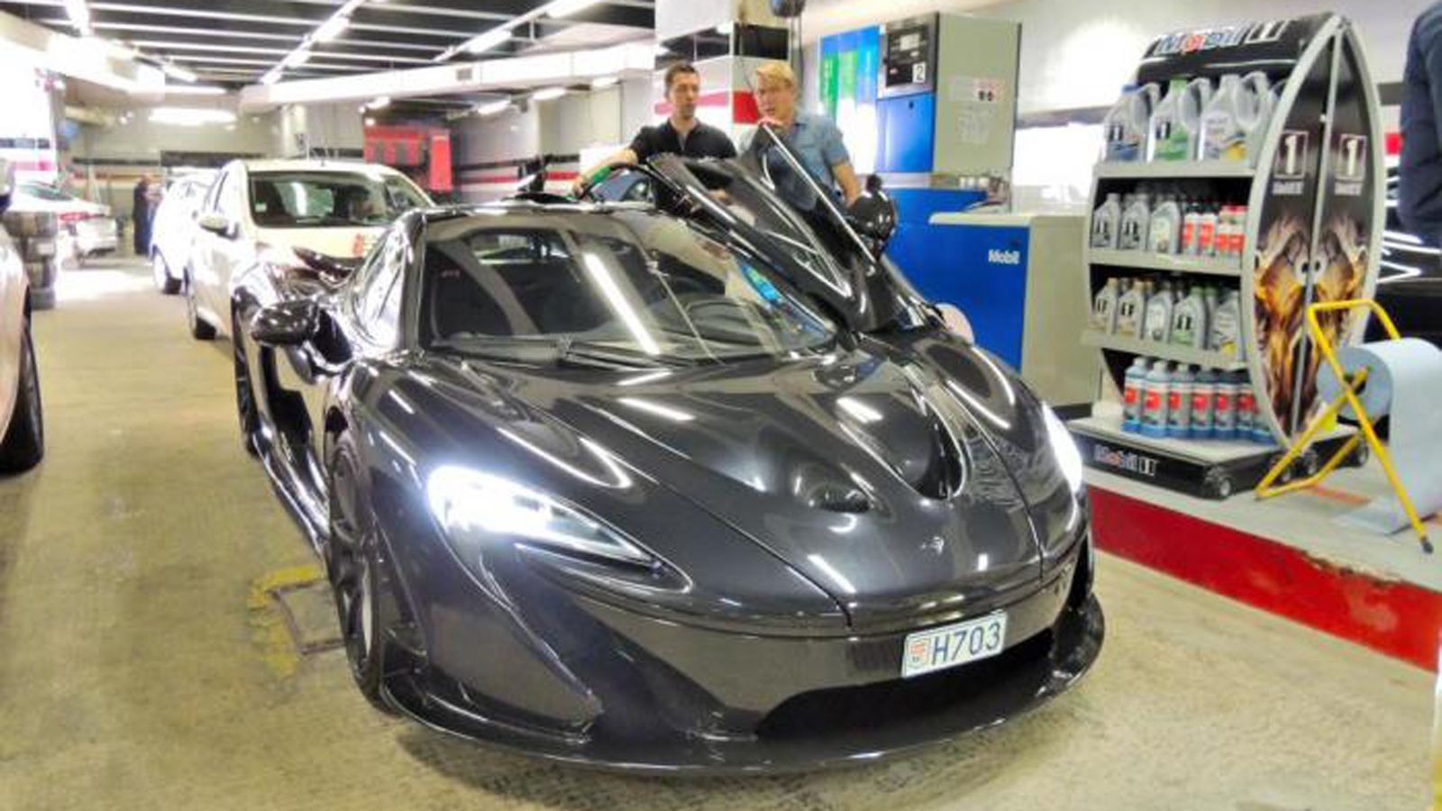 Ο 47χρονος Φιλανδός είναι χρόνια θαυμαστής των αυτοκινήτων της McLaren και πρόσφατα έκανε δική του μια Ρ1, μπαίνοντας έτσι στο group των μόλις 375 κατ