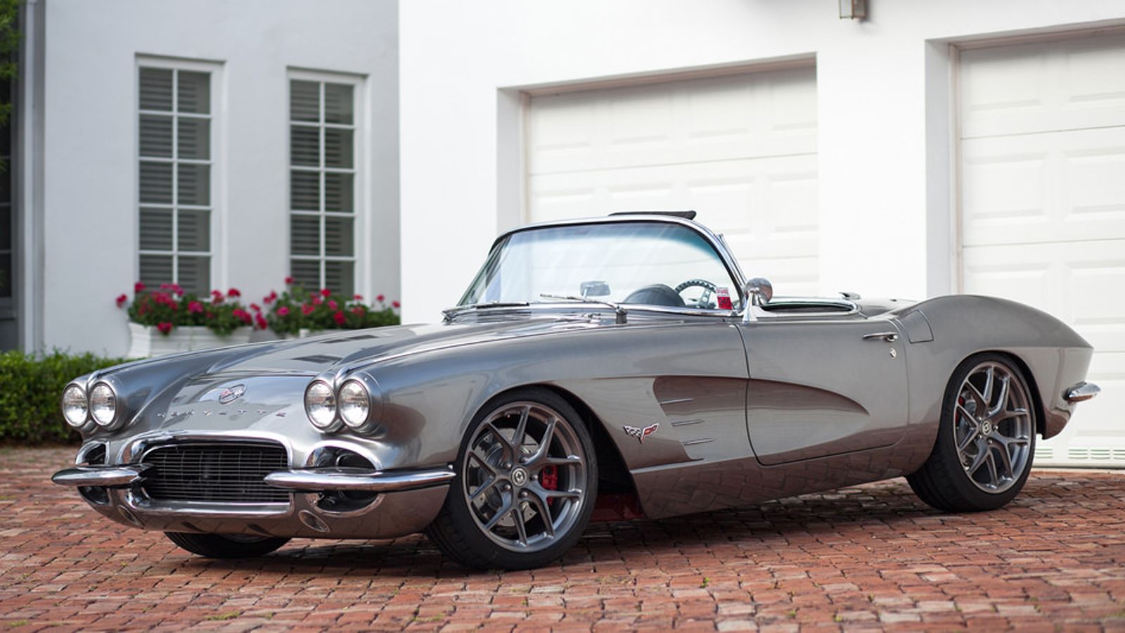 Η Corvette του 1962 είναι ένα από τα πιο όμορφα αυτοκίνητα που έφτιαξε ποτέ η αμερικάνικη –και όχι μόνο- αυτοκινητοβιομηχανία, σε βαθμό που κάνε