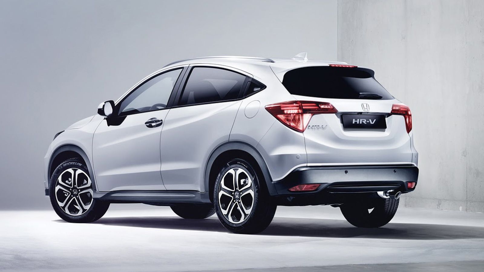 Ενδιαφέρουσα και η πίσω όψη του εισαγωγικού SUV της Honda.