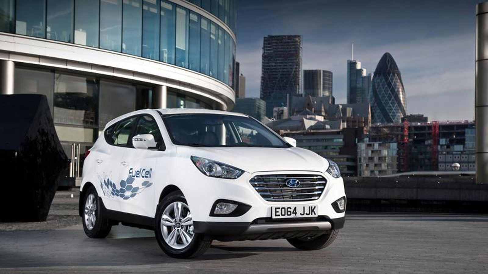 Το νέο μοντέλο της Hyundai θα προσφέρει αυτονομία που θα αγγίζει τα 800 χλμ. Το εικονιζόμενο είναι το ix35 Fuel Cell που εξελίσσεται στις πολιτείες τω