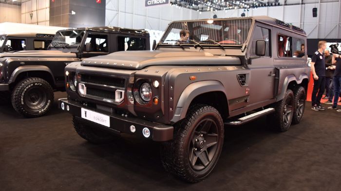 Το Kahn Design Flying Huntsman Concept αποτελεί κάτι σαν την απάντηση στην Mercedes G63 AMG 6x6. Οι 6 τροχοί του κινούνται από έναν V8 κινητήρα 6,2 λί