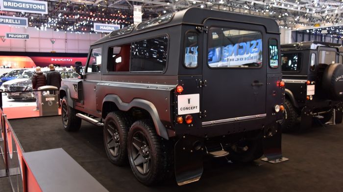 Η Kahn Design υπόσχεται πως το μοντέλο της δεν έχει αντίπαλο εκτός δρόμου, χάρη στο «κοντό» του κιβώτιο, τα κλειδώματα των διαφορικών του, αλλά και τη