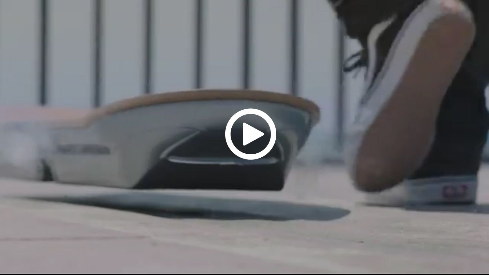 Η Lexus μας teasάρει με το hoverboard