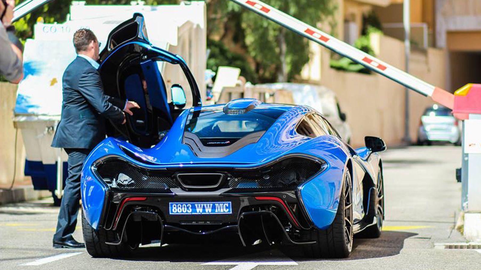 Η πίσω όψη, η πιο συνηθισμένη όψη που θα αντικρύζει κάποιος στον δρόμο.