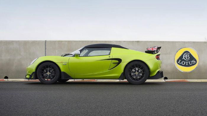 Η Lotus Elise S Cup φέρει ένα turbo 1.800άρι σύνολο απόδοσης 220 ίππων και 249 Nm, το οποίο της επιτρέπει να κάνει το 0-100 χλμ./ώρα σε 4,3 λτ./100 χλ