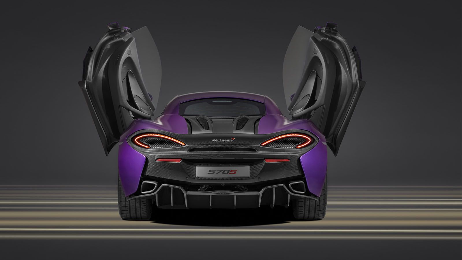 Κοσμητικές είναι οι αλλαγές που διαφοροποιούν τη μοναδική αυτή έκδοση.