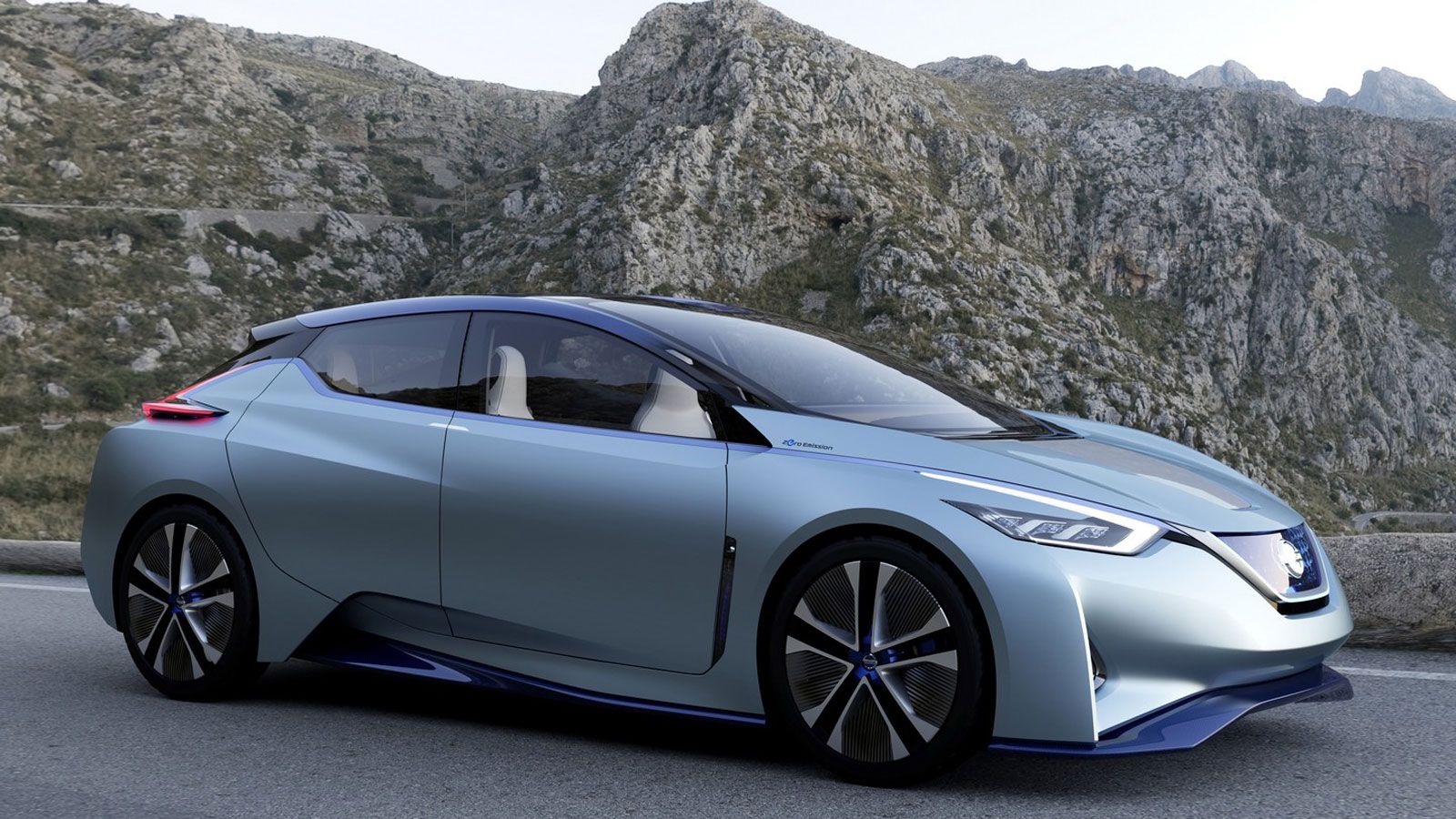 Tο νέο μοντέλο της Nissan θα χρησιμοποιεί ένα μικρό κινητήρα εσωτερικής καύσης, ο οποίος θα φορτίζει τις μπαταρίες όποτε απαιτείται. 