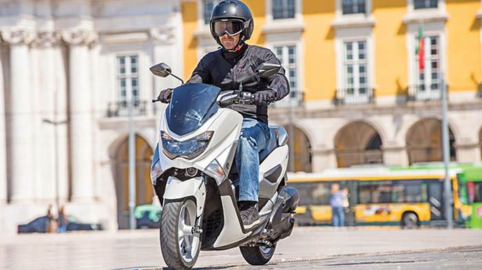 Οδηγούμε: Yamaha NMAX