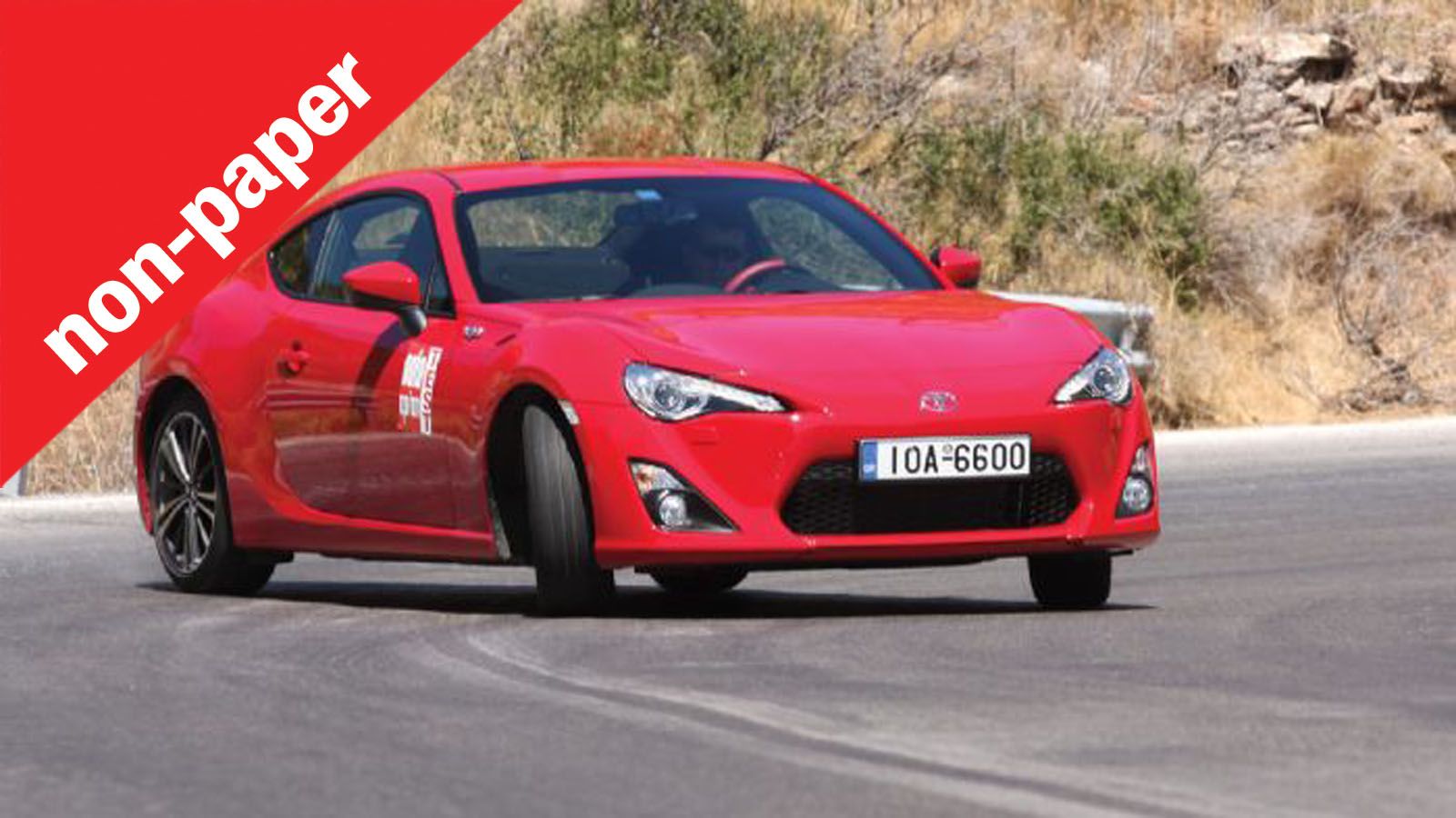 Το Toyota GT86 δεν έχει ένα εκρηκτικό 0-100 χλμ./ώρα είναι όμως σίγουρα ένα καθαρόαιμο σπορ αυτοκίνητο γιατί καταφέρει να διασκεδάσει τον οδηγό.	