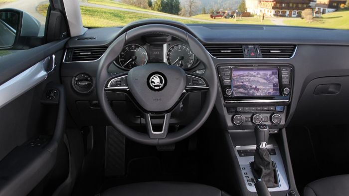 Η νέα Octavia 1.6 TDI 4x4 είναι διαθέσιμη και σε έκδοση Combi, με τις τιμές να ξεκινούν από τα 21.790 ευρώ για την 5θυρη εκδοχή και τα 22.860 ευρώ για