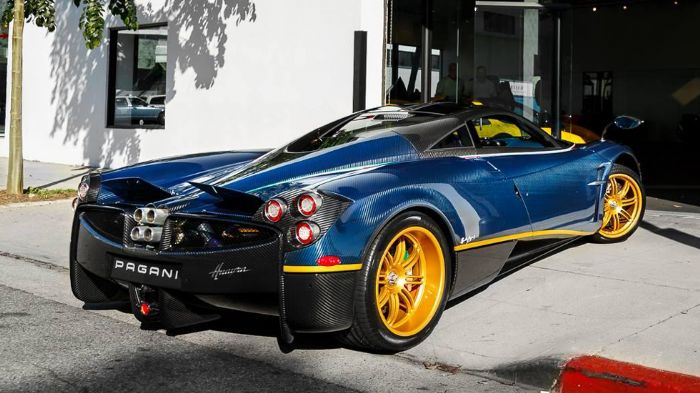 Το «730» του ονόματος της Pagani Huayra 730 S υποδηλώνει τους προσφερόμενους ίππους, ενώ το «S» παραπέμπει στο όνομα του ιδιοκτήτη της, του κου Alejan