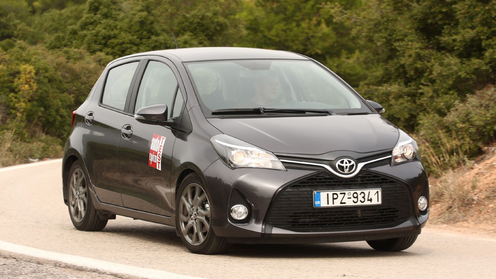Με μεγάλη διαφορά από τον δεύτερο, το Toyota Yaris παραμένει εμφατικά στην πρώτη θέση των πωλήσεων της αγοράς. 