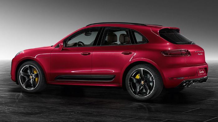 Sport Classic ζάντες των 21 ιντσών, SportDesign καθρέπτες, μαύρα πλευρικά μαρσπιέ, κίτρινες δαγκάνες των φρένων, μαύρες ράγες οροφής και διαχύτης στον