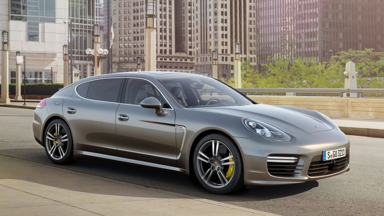 Ίσως η επόμενη εκδοχή της Panamera (στη φωτό η σημερινή Turbo S) να αποκτήσει GT5 εκδοχή.