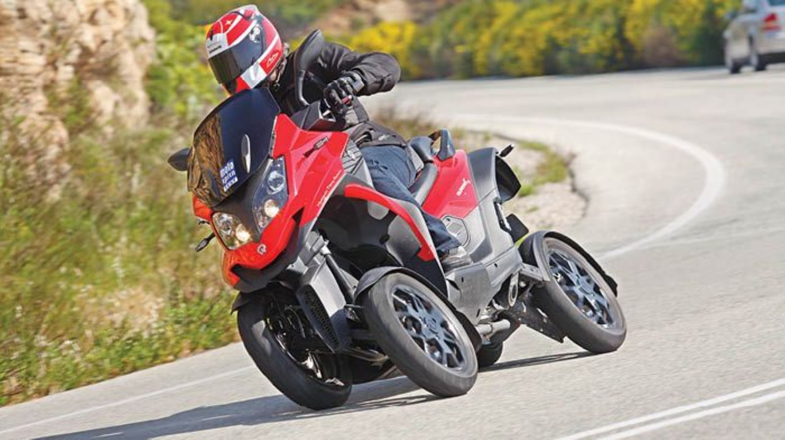 Δοκιμάζουμε Scooter με 4 τροχούς!!