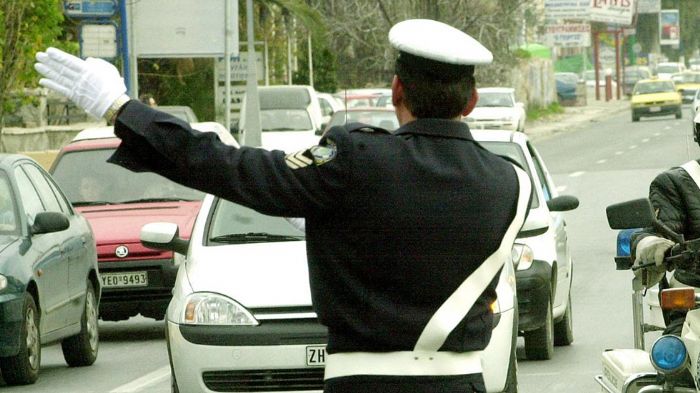 Αποφύγετε τις μετακινήσεις από και προς το κέντρο της Αθήνας σήμερα, λόγω των έκτακτων μέτρων της Τροχαίας εξαιτίας των δύο προεκλογικών συγκεντρώσεων