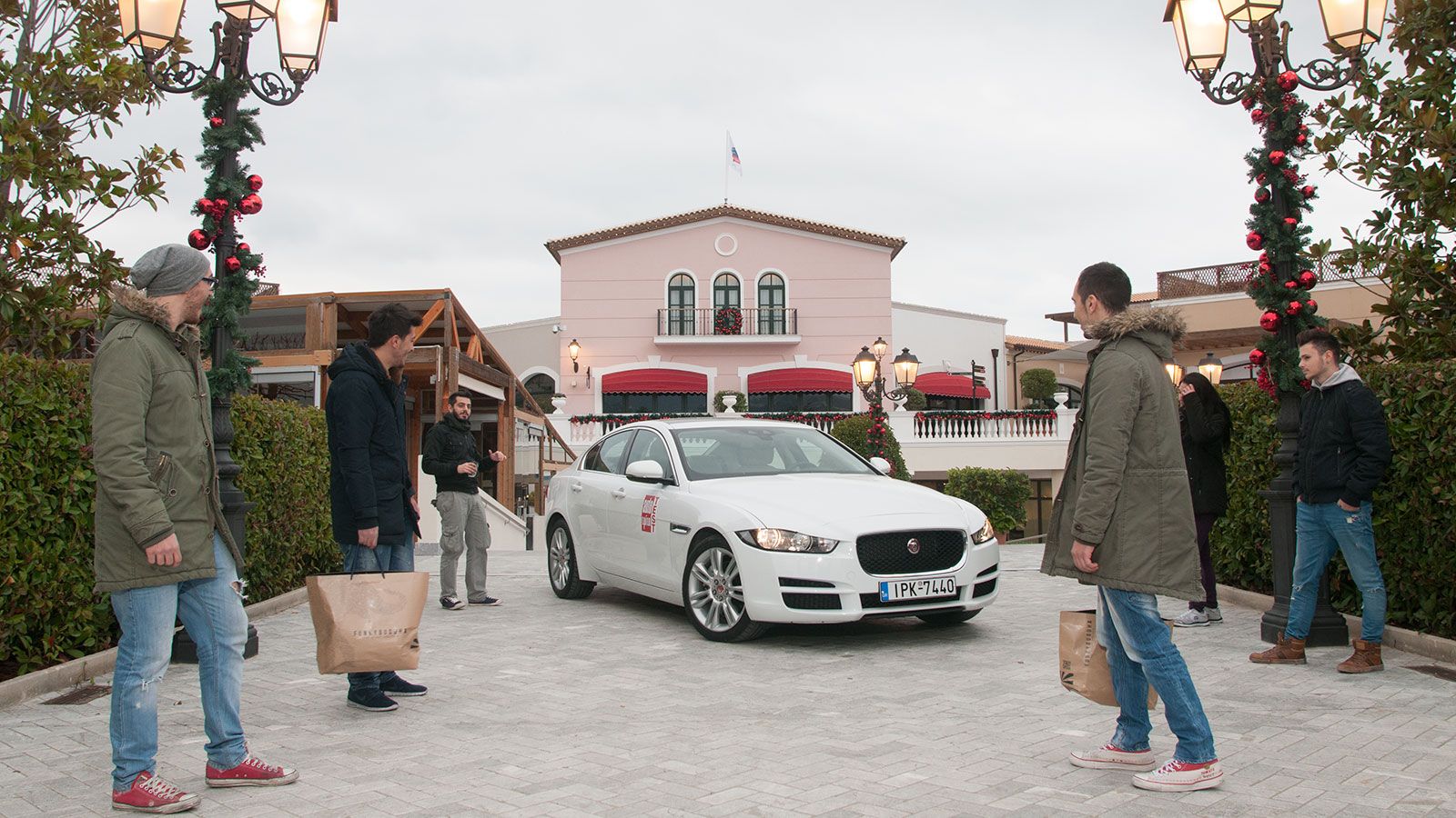 Ευχαριστούμε την xcubed και το McArthurGlen για τη φωτογράφιση.