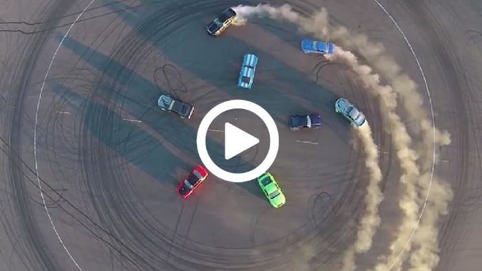 Η φυσική επιλογή της Ford για το video ήταν ο επί μία 10ετία βασιλιάς του Mustang drift, ο Vaughn Gittin Jr., του οποίου το αμάξι είναι το περίφημο Mo