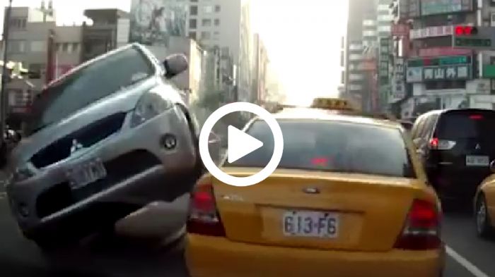 Κανονικά το SUV του video είναι φτιαγμένο για να υπερπηδά τα εκτός δρόμου εμπόδια. Ενίοτε κάνει και για να υπερπηδά τα αντιθέτως διερχόμενα οχήματα
