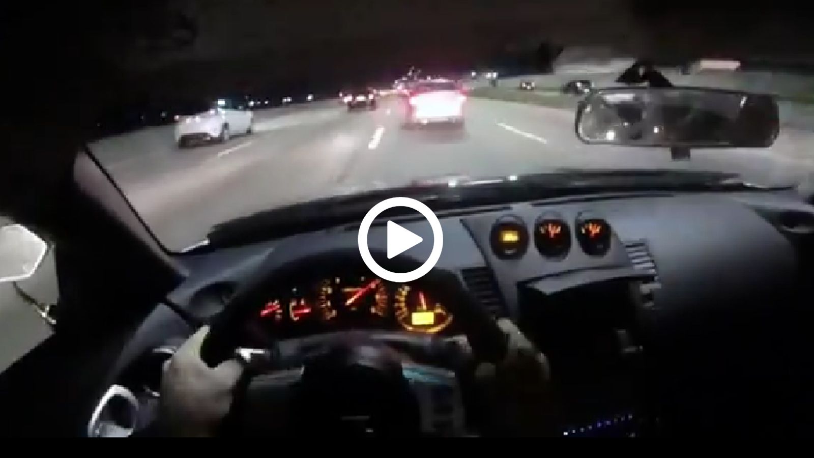 Με όπλο ένα Nissan 350Z ο αχαρακτήριστος οδηγός, προσπαθεί να σκοτώσει όποιον είχε την ατυχία να βρεθεί μπροστά του, νομίζοντας πως παίζει κάποιο βιντ