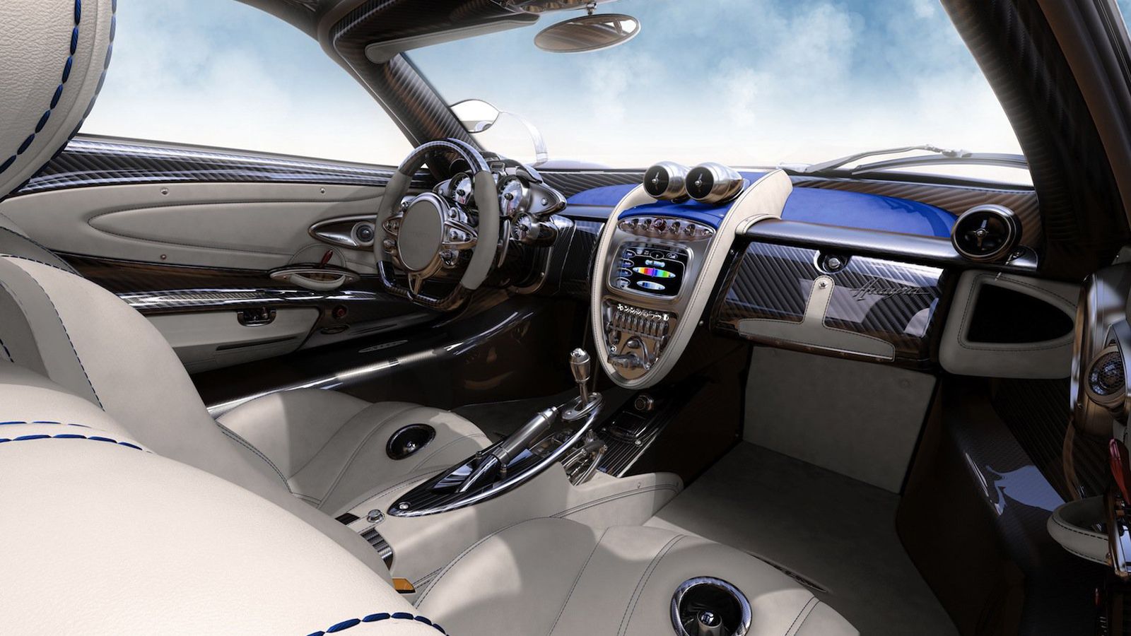 Πολυτέλεια και άνεση στο εσωτερικό, όπως συνηθίζει η φίρμα της Pagani να διακοσμεί όλα της τα μοντέλα.