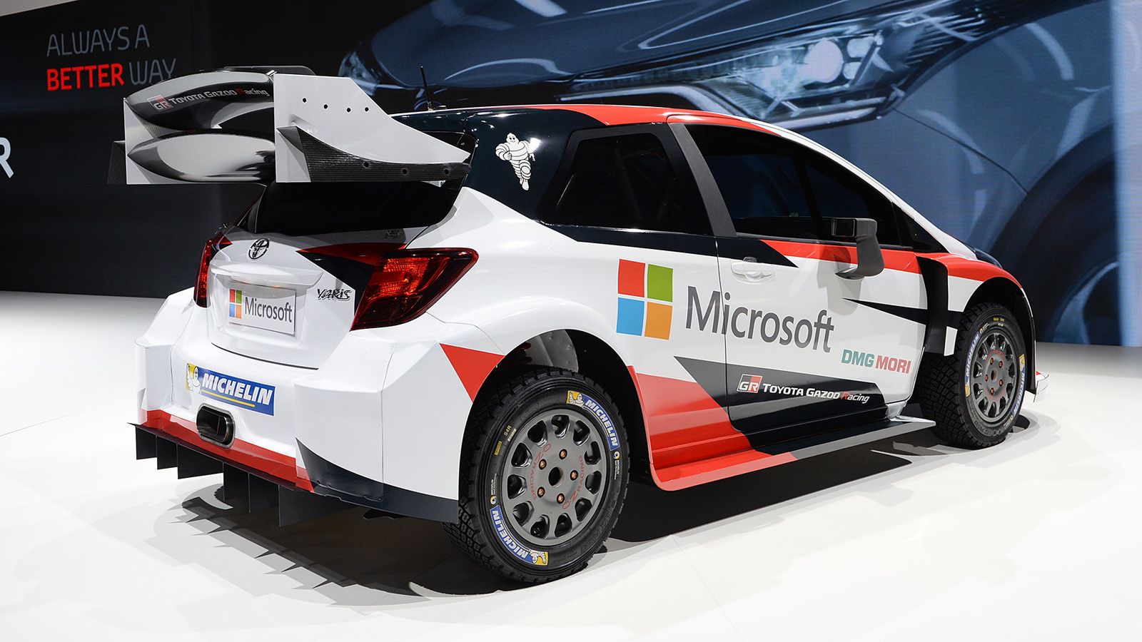 Τα χρώματα του Toyota Yaris WRC παρουσιάστηκαν επίσημα από τον CEO της Toyota και τον τετράκις παγκόσμιο πρωταθλητή WRC, Tommi Makinen.