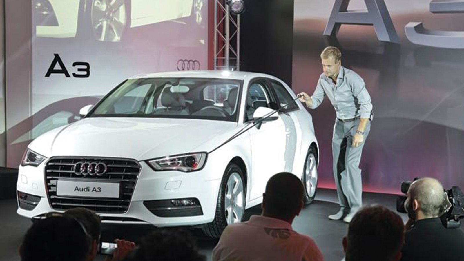 Ο Garry Telaak είναι επικεφαλής σε ένα από τα τμήματα σχεδιασμού της Audi. 