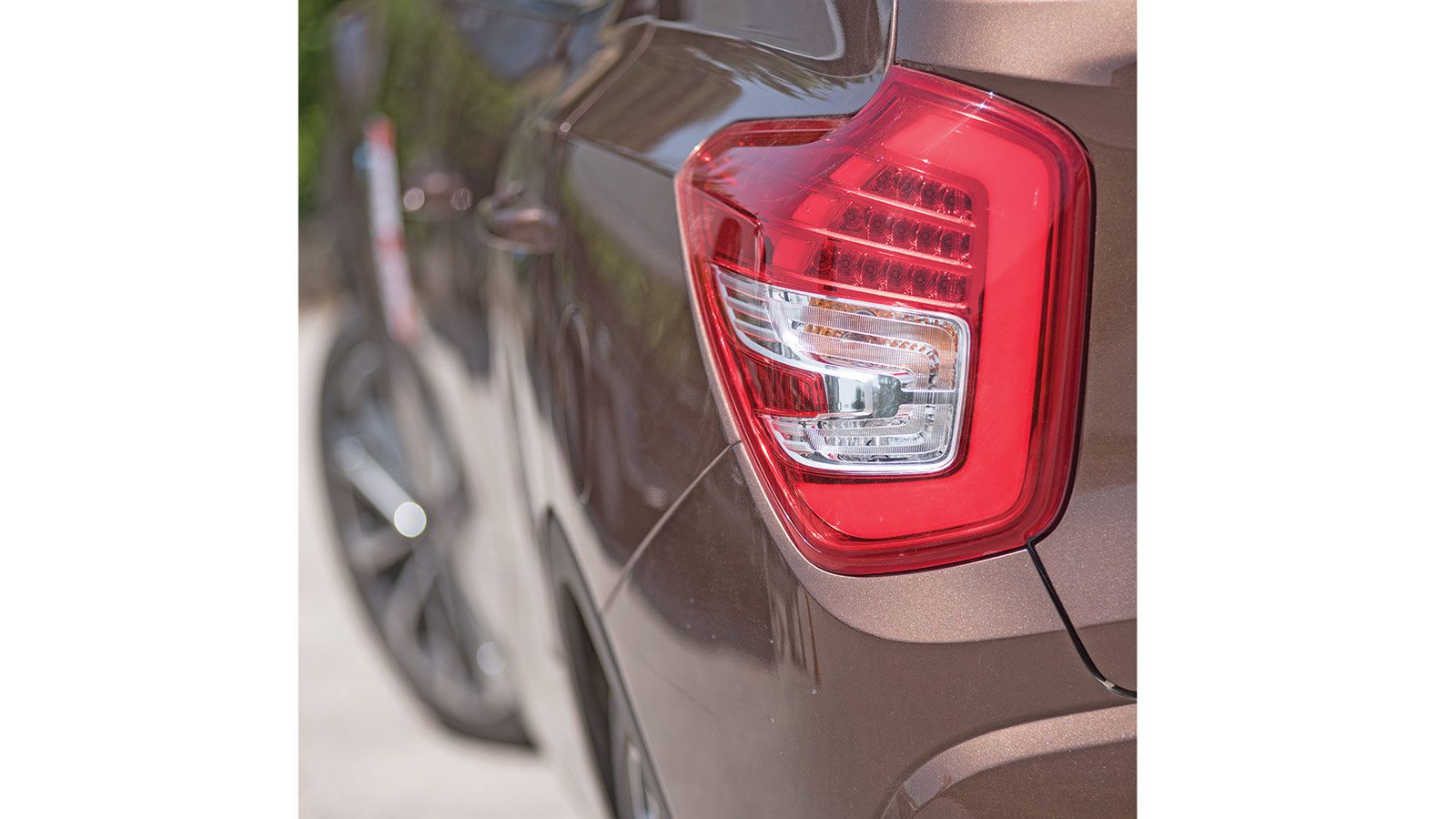 Κομψή και ταυτόχρονα δυναμική 
είναι η εικόνα του νέου SsangYong  XLV, που έχει τον τρόπο να τραβάει τα βλέμματα στο δρόμο.