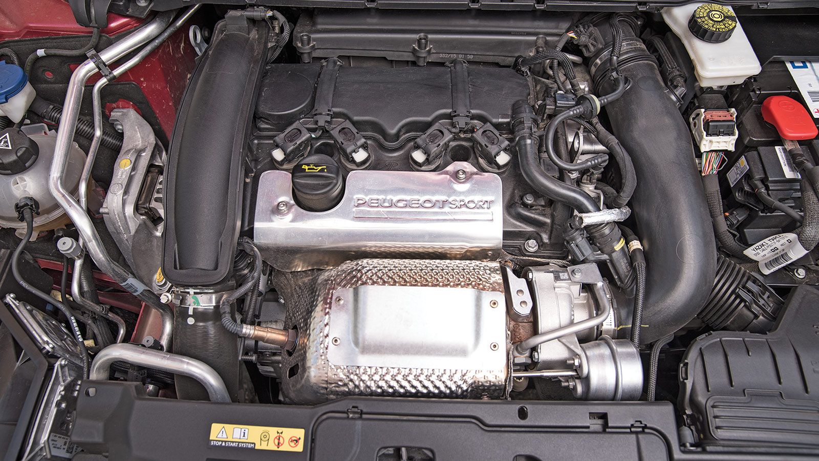 Με 170 
ίππους/λίτρο αυτή τη στιγμή ο 1,6 THP του 308 GTi είναι ο ισχυρότερος κινητήρας παραγωγής σε αυτά τα κυβικά.
