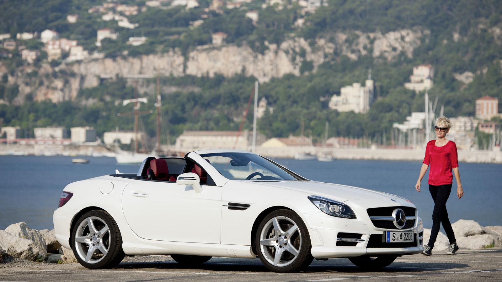Η τρίτη εκδοχή της SLK (R 172), λανσαρίστηκε το 2010 και έφερε για πρώτη φορά στην ιστορία του μοντέλου diesel έκδοση, την εικονιζόμενη 250 CDI. Για μ