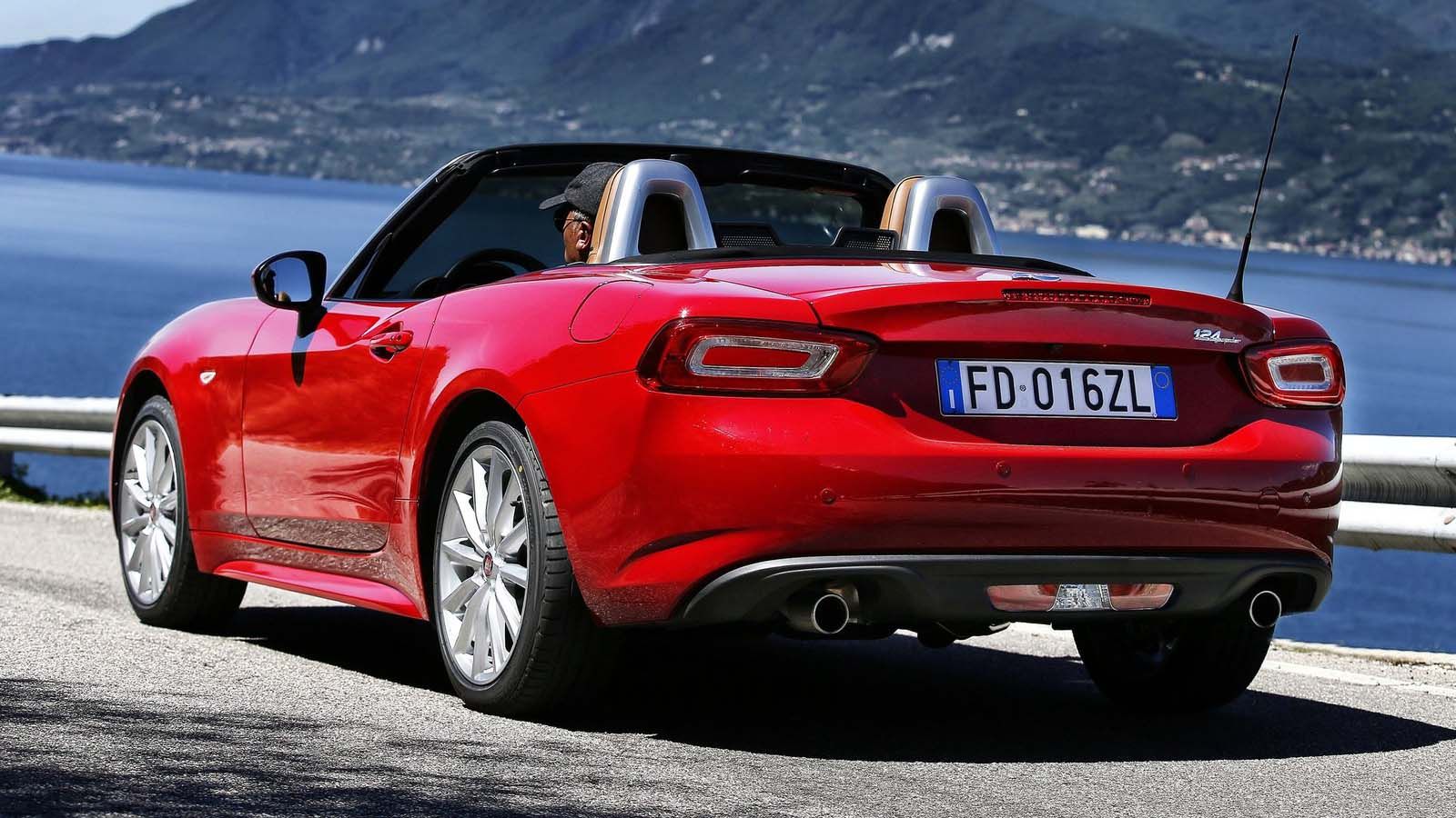Από τα 30.670 ευρώ ξεκινά η τιμή του Fiat 124 Spider.