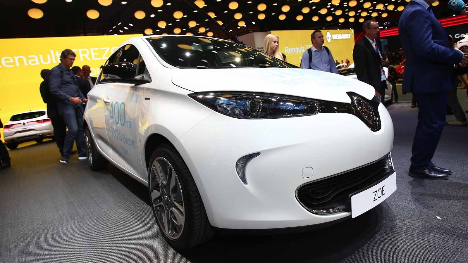 Στο Παρίσι η Renault παρουσίασε μια βελτιωμένη έκδοση του Zoe, η οποία θα έχει σχεδόν διπλάσια αυτονομία, κάνοντας περίπου 354 χλμ. με μία φόρτιση.	