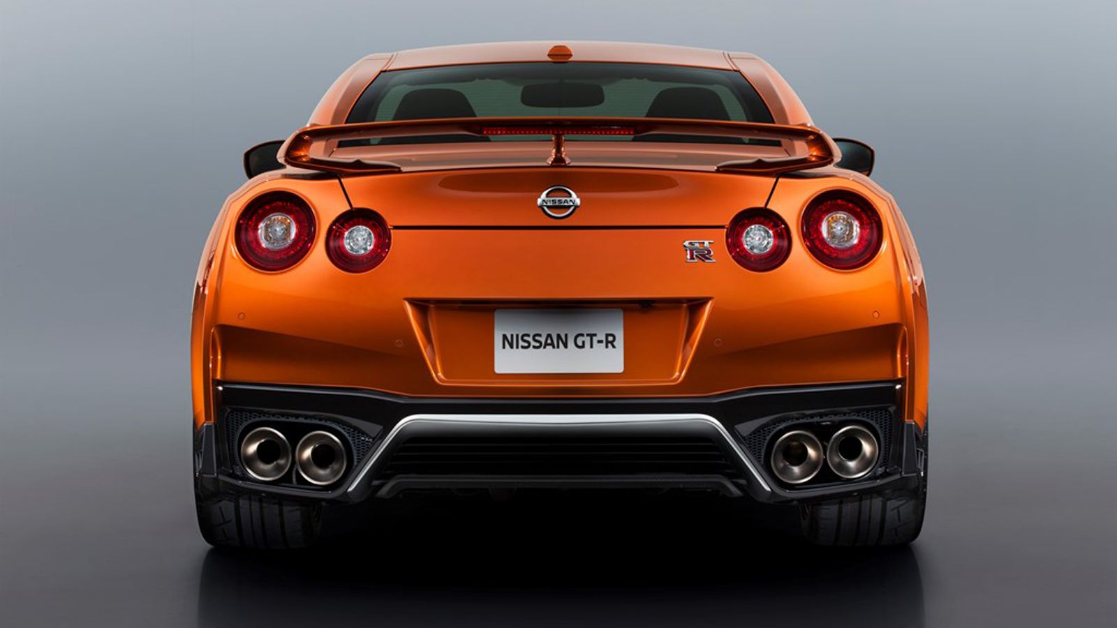 Το σήμα κατατεθέν για το μοντέλο της Nissan, που δεν είναι άλλο από τους τέσσερις φωτεινούς δακτυλίους παραμένει.