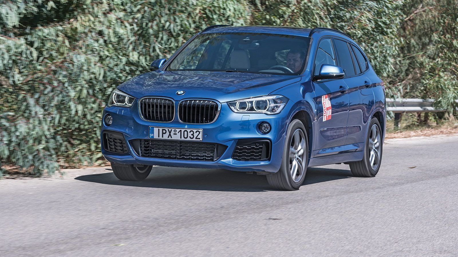 Η βασική BMW X1 είναι πλέον προσθιοκίνητη και εφοδιάζεται με μοτέρ 1,5 λτ. 136 ίππων.