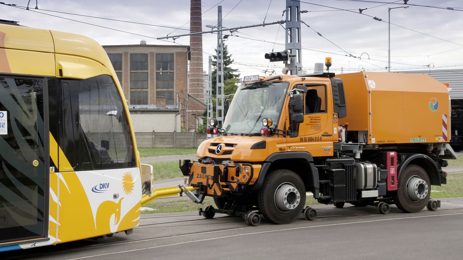 Ο θηριώδης turbodiesel κινητήρας των 5,1 λίτρων έχει ισχύ 231 ίππων και ροπή 900 Nm. Η τελική ταχύτητα είναι τα 50 χλμ./ώρα, αλλά η ελκτική ικανότητα 