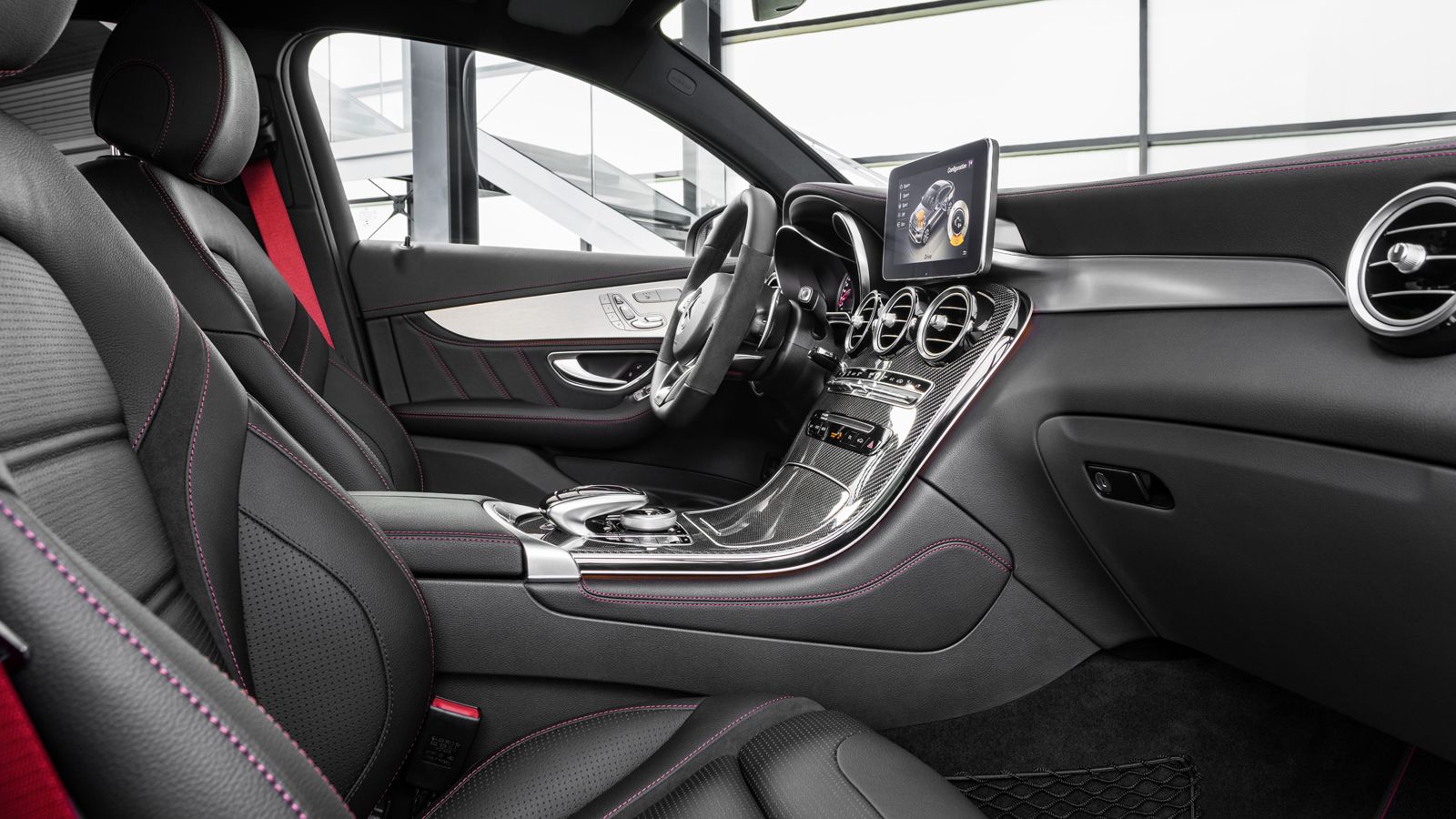 Η παγκόσμια πρεμιέρα της νέας Mercedes-AMG GLC 43 4MATIC Coupe θα πραγματοποιηθεί την 1η Οκτωβρίου στην έκθεση Παρισιού, ενώ το εμπορικό της λανσάρισμ