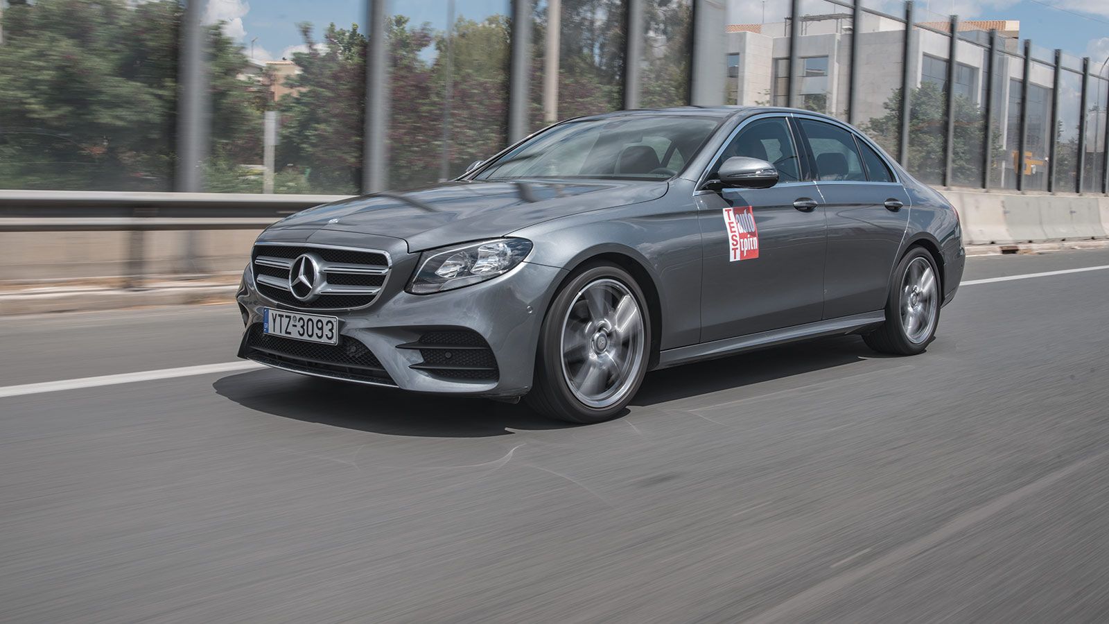 Η νέα E-Class θυμίζει σε αρκετά σημεία της, τη μεγαλύτερη S-Class.