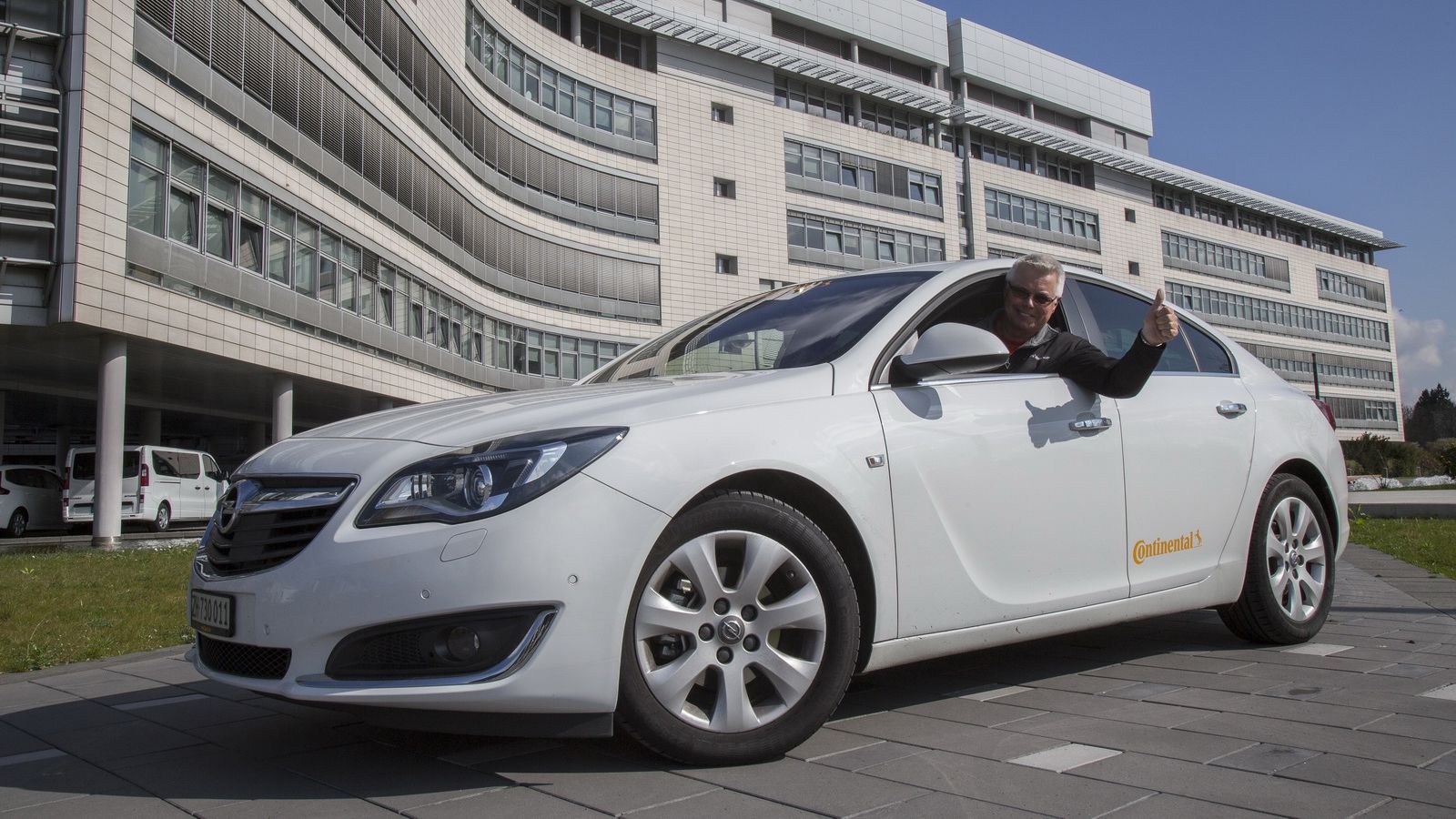 Στο τιμόνι βρισκόταν ο Felix Egolf, ένας πρώην πιλότος Airbus, ο οποίος δήλωσε: «Αυτό το ταξίδι έδειξε πως όποιος οδηγεί με προνοητικότητα, μπορεί να 