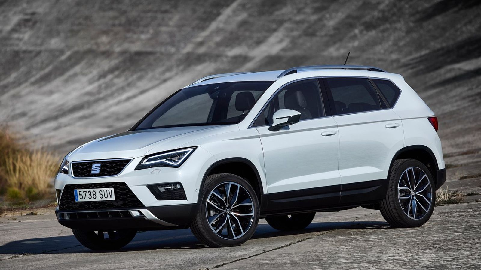 Οι άνθρωποι της SEAT, αν και άργησαν χαρακτηριστικά να αποκτήσουν το πρώτο τους SUV, το Ateca (φωτό), τώρα έχουν πάρει φόρα και θέλουν να παρουσιάσουν