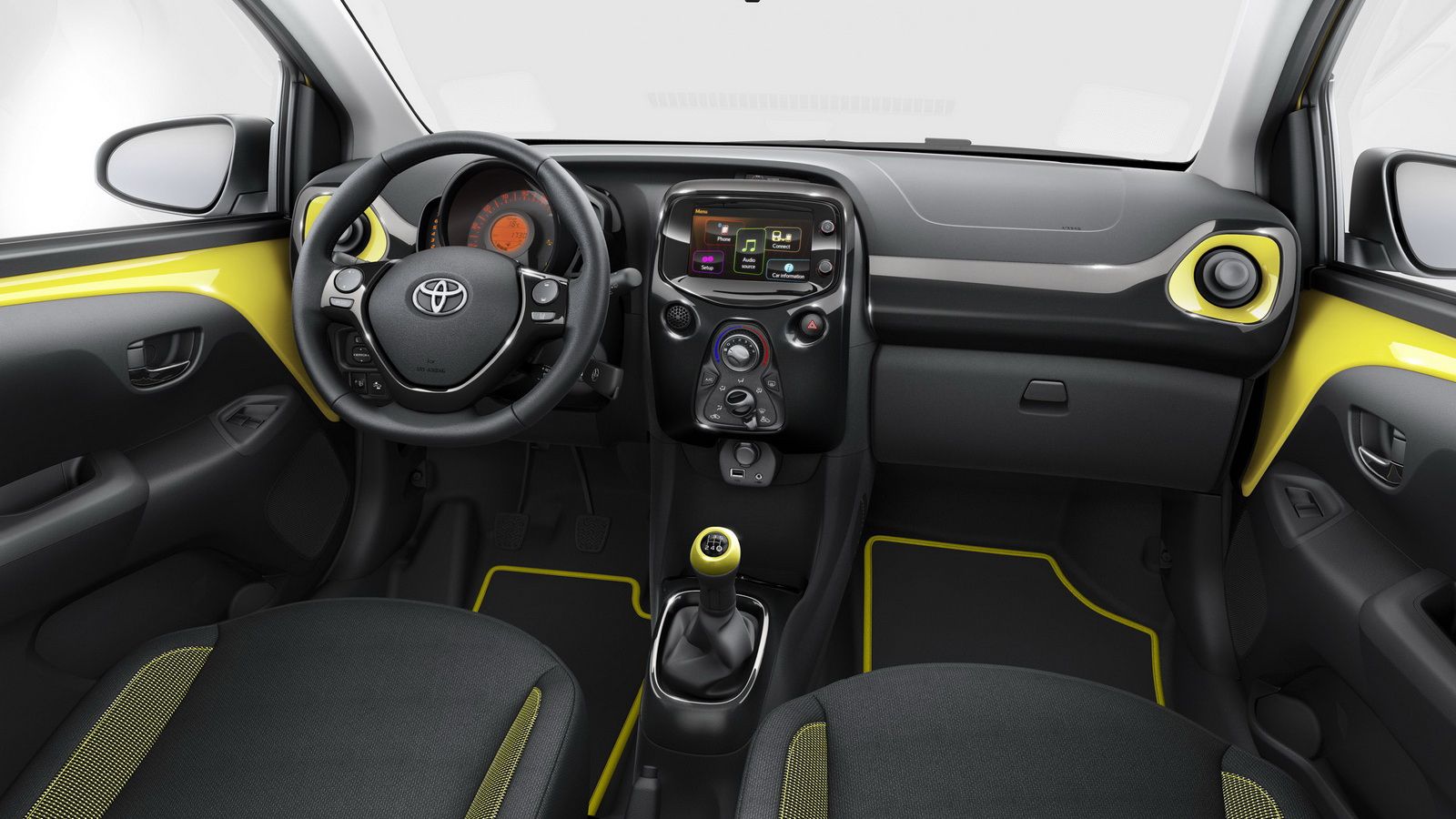 Yellow Fizz πινελιές κοσμούν τις πόρτες, τους αεραγωγούς, τον επιλογέα ταχυτήτων, τα πατάκια και τα καθίσματα. Η κεντρική κονσόλα, ο πίνακας οργάνων κ