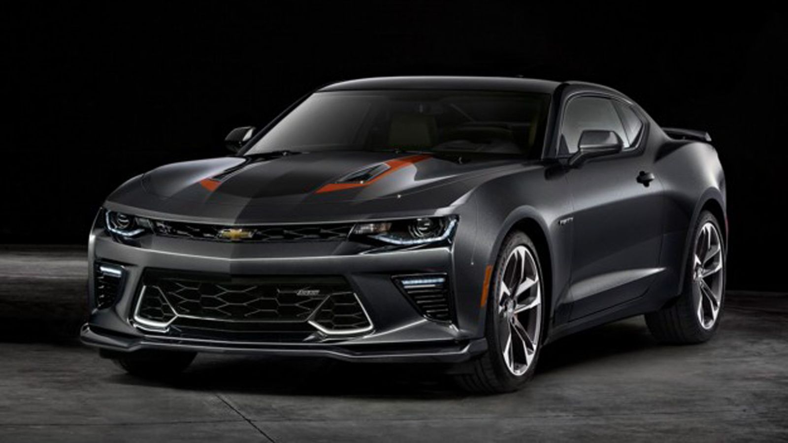 Η Chevrolet Camaro θα σβήσει 50 κεράκια φέτος, έτσι ένα επετειακό μοντέλο με την κωδική ονομασία Camaro 50th Anniversary Edition θα βγει στην παραγωγή