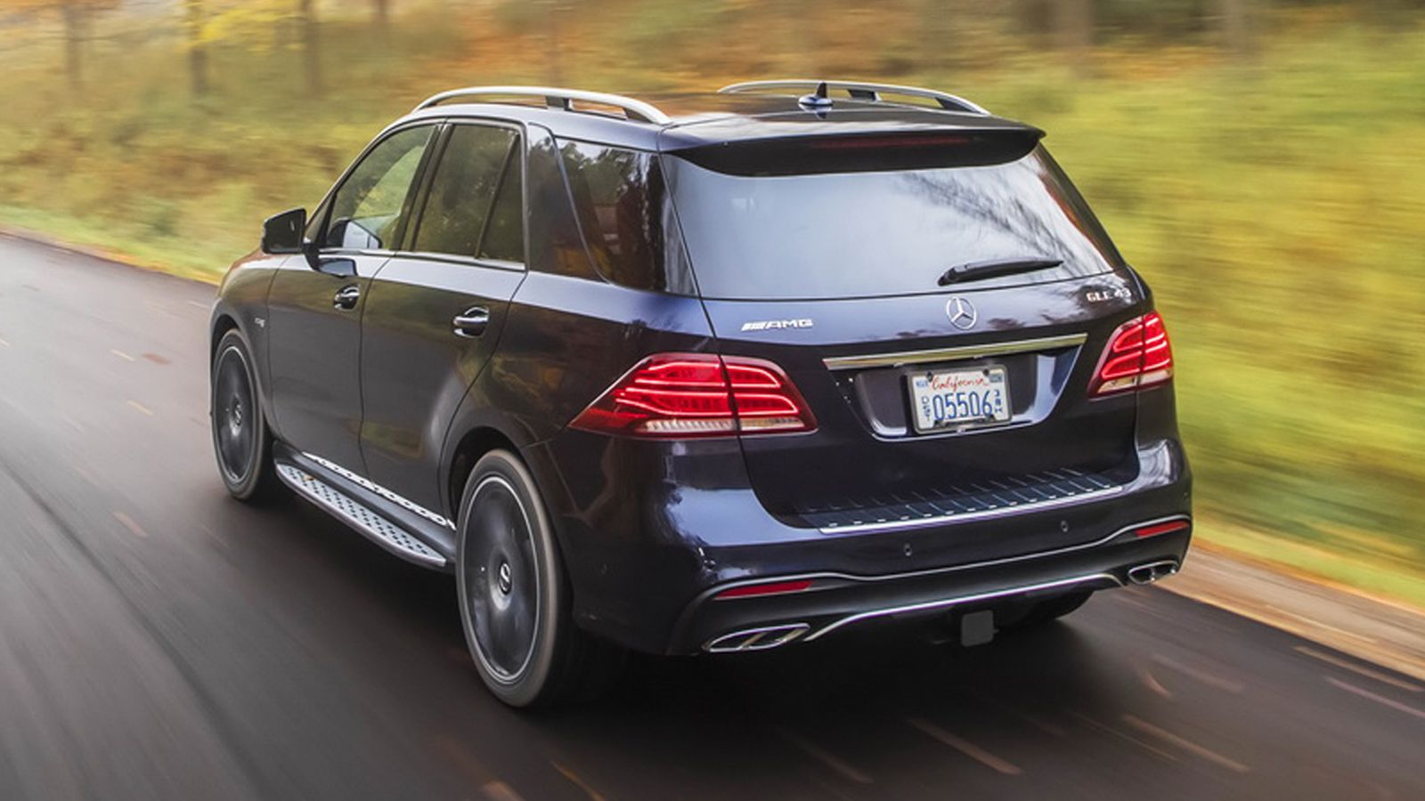 Η νέα Mercedes-AMG GLE 43 εφοδιάζεται με μια σειρά από AMG χαρακτηριστικά, όπως τα αναβαθμισμένα συστήματα διεύθυνσης, πέδησης και ανάρτησης, ενώ έχει