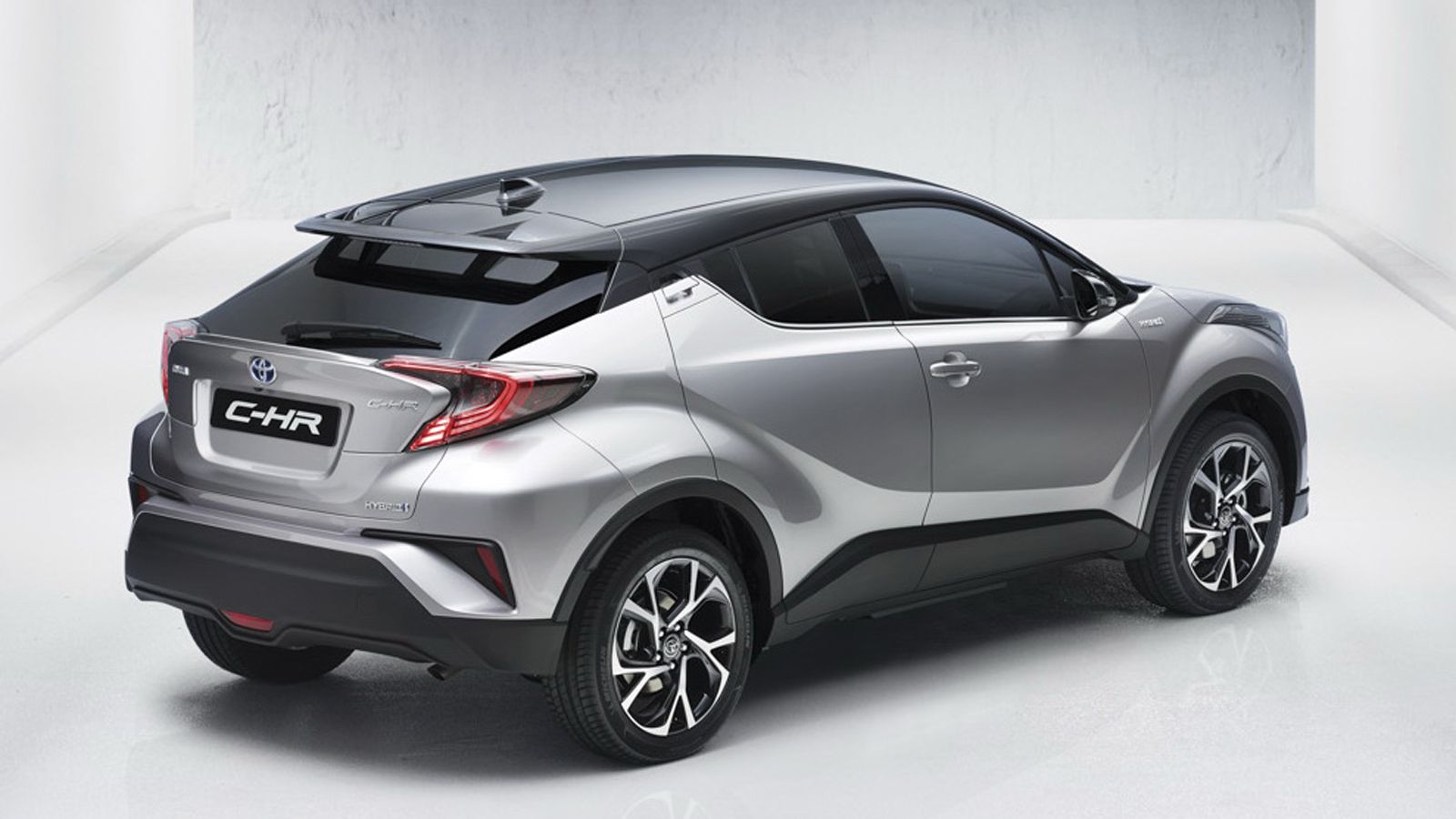 Οι άνθρωποι της Toyota, στην έκδοση παραγωγής, προσπάθησαν να μείνουν όσο πιο κοντά γινόταν στο πρωτότυπο C-HR Concept.