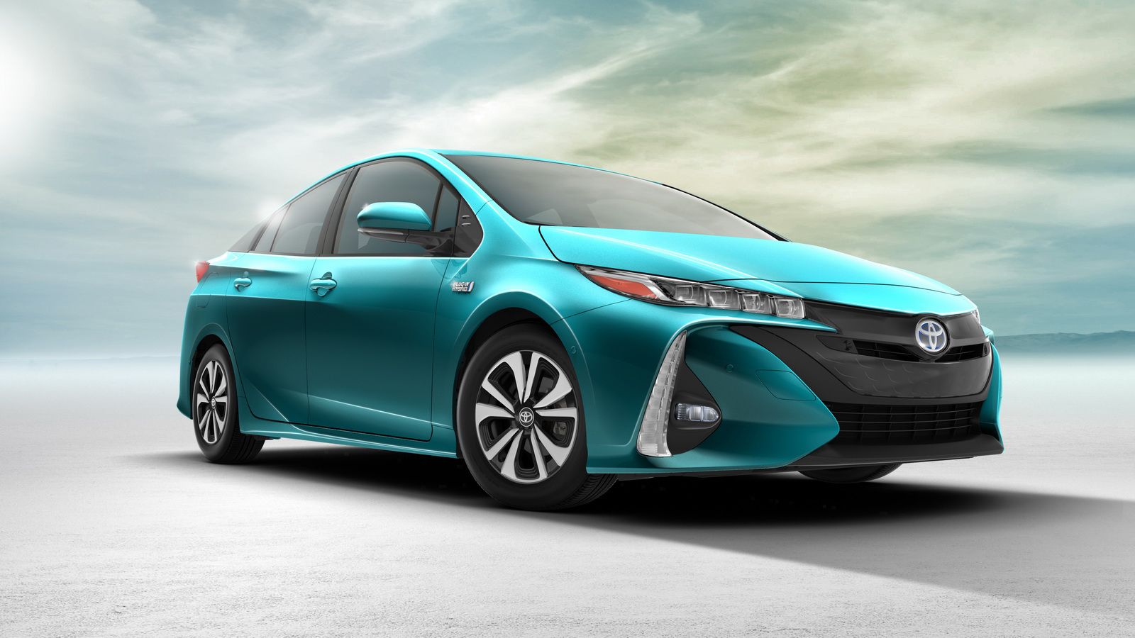Λίγο μετά το λανσάρισμα του νέου Toyota Prius 4ης γενιάς, η ιαπωνική εταιρεία επιλέγει την έκθεση της Νέας Υόρκης για να παρουσιάσει τη νέα plug-in hy